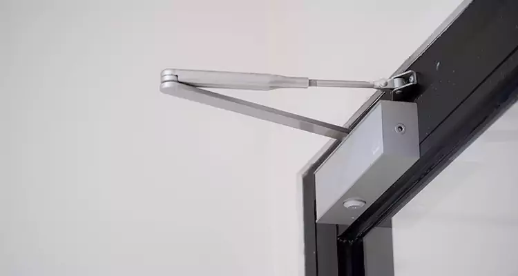 Screen Door Closer Installation in Town 'n' Country, FL