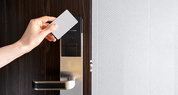 Why Choose Us for Hotel Keycard Lock Repair in Town 'n' Country, FL?