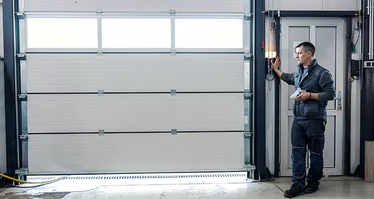 Modern Overhead Door Repair in Town 'n' Country, FL