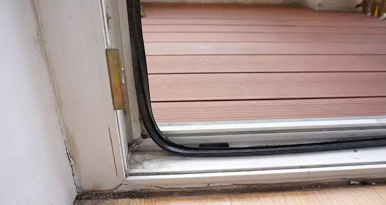Why Choose Us for Leaking Sliding Glass Door Repair in Town 'n' Country, FL?