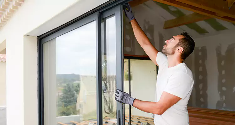 Fix Sliding Glass Door in Town 'n' Country, FL