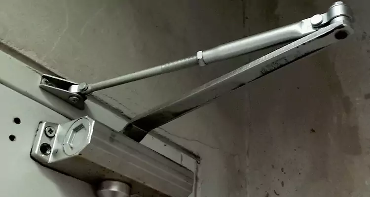 Door Closer Oil Leak Repair in Town 'n' Country, FL