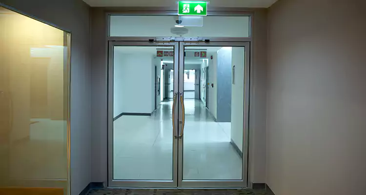 Emergency Glass Door Repair in Town 'n' Country, FL