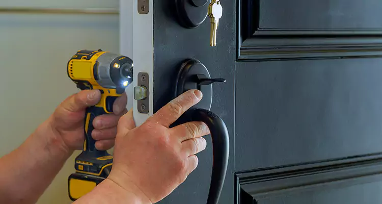 Comprehensive Door Lock Repair Services in Town 'n' Country, FL