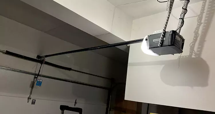 Linear Garage Door Opener Repair in Town 'n' Country, FL