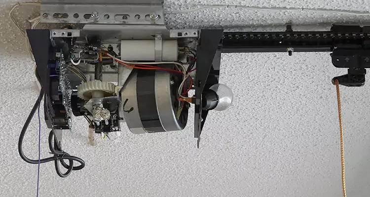 Garage Door Motor Replacement in Town 'n' Country, FL