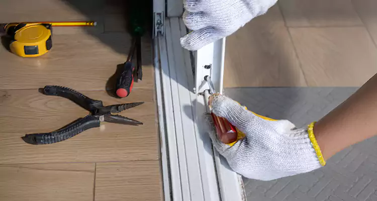 Closet Sliding Door Track Repair in Town 'n' Country, FL