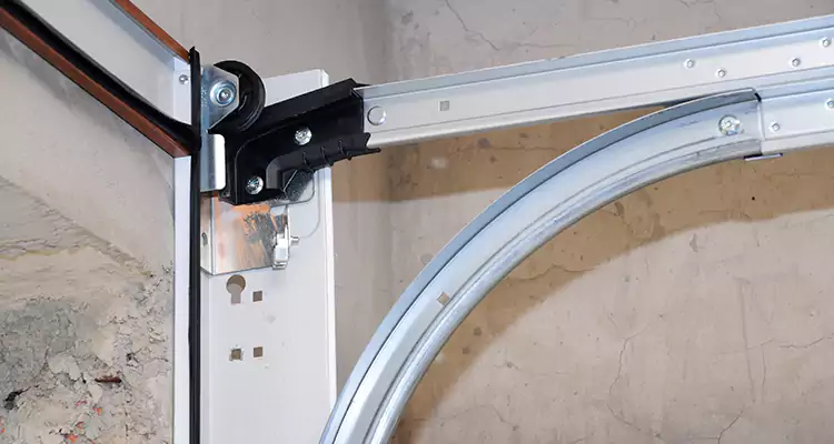 Maintain Liftmaster Garage Door Off Track in Town 'n' Country, FL