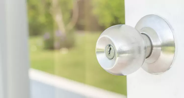 Patio Door Mechanism Jammed in Town 'n' Country, FL