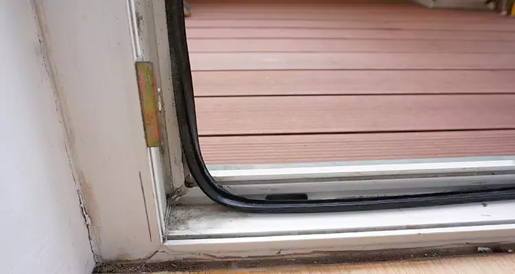 Repair Patio Doors Leaking at Bottom in Town 'n' Country, FL