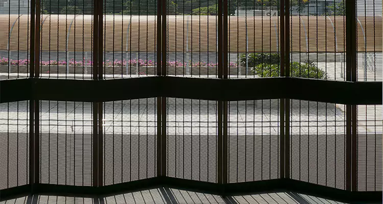 Front Screen Door Repair in Town 'n' Country, FL