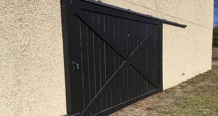 Sliding Barn Door Stuck Maintenance in Town 'n' Country, FL